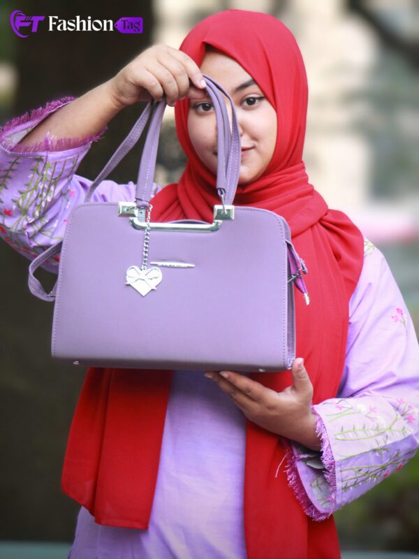 Stylish and Fashionable Ladies Bag - Image 1