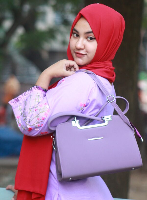 Stylish and Fashionable Ladies Bag - Image 5