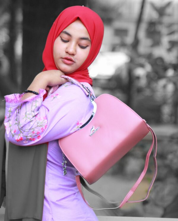High Quality Ladies Hand Bag and Shoulder Bag - Image 4
