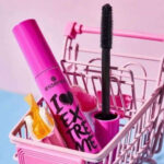 Essence I Love Extreme Crazy Volume Mascara - Image 4